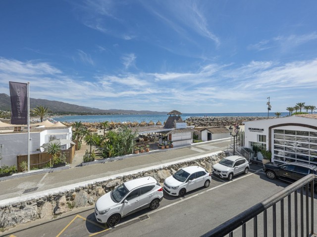 Ático con 2 Dormitorios  en Puerto Banús