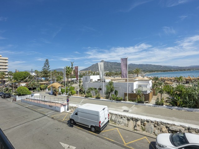 Ático con 2 Dormitorios  en Puerto Banús