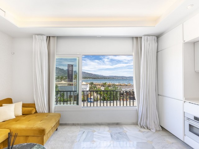 Kattohuoneisto Puerto Banús