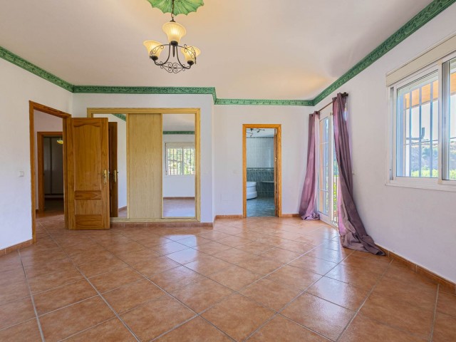 4 Soveroms Villa i Mijas