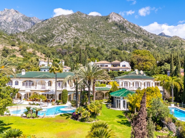 14 Bedrooms Villa in The Golden Mile