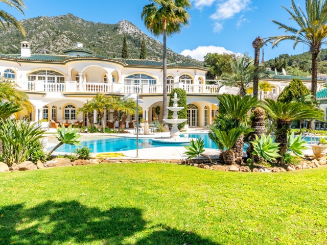 14 Bedrooms Villa in The Golden Mile