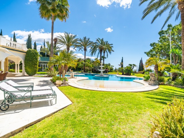 Villa avec 14 Chambres  à The Golden Mile