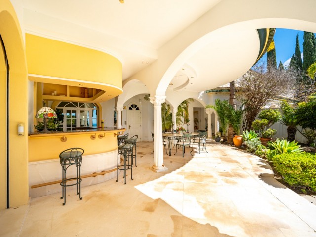 Villa avec 14 Chambres  à The Golden Mile