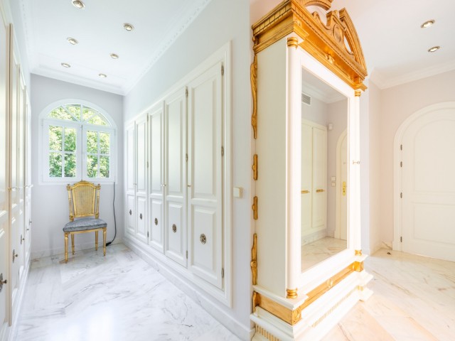 Villa avec 14 Chambres  à The Golden Mile