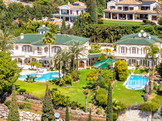 Villa avec 14 Chambres  à The Golden Mile