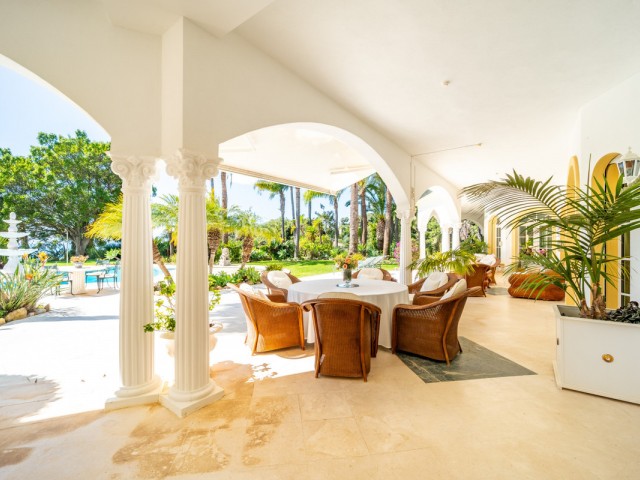 14 Bedrooms Villa in The Golden Mile