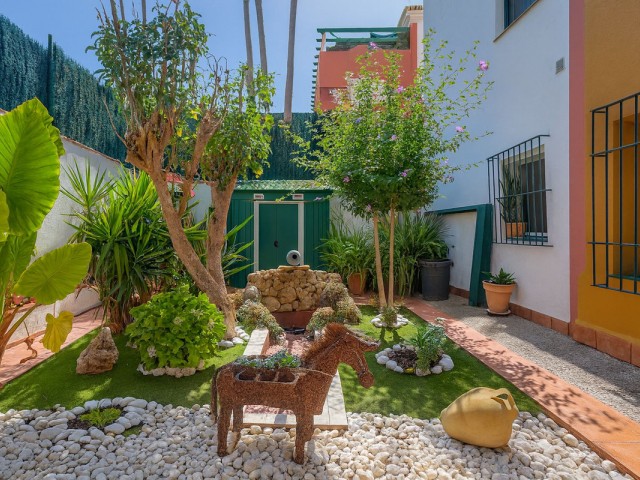 3 Bedrooms Apartment in New Golden Mile