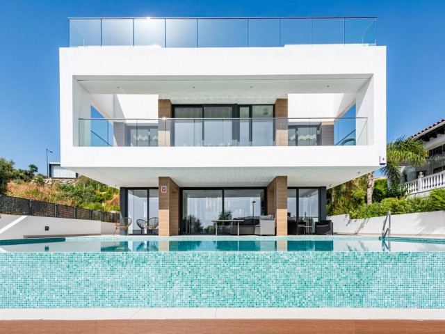 3 Sovrums Villa i Estepona