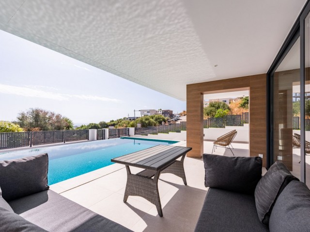 3 Sovrums Villa i Estepona