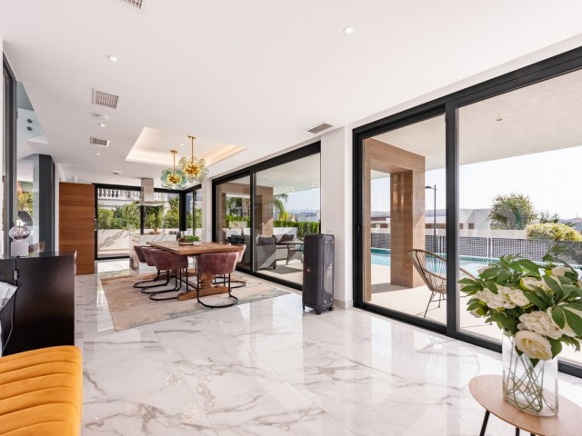 3 Sovrums Villa i Estepona