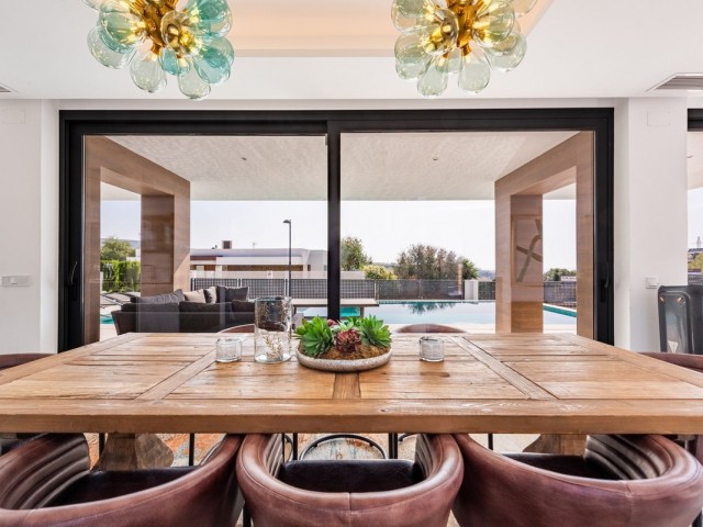 3 Sovrums Villa i Estepona