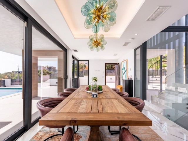 3 Sovrums Villa i Estepona
