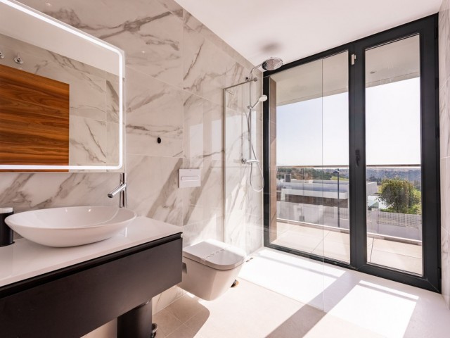 3 Sovrums Villa i Estepona