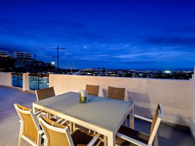 2 Bedrooms Apartment in Benahavís