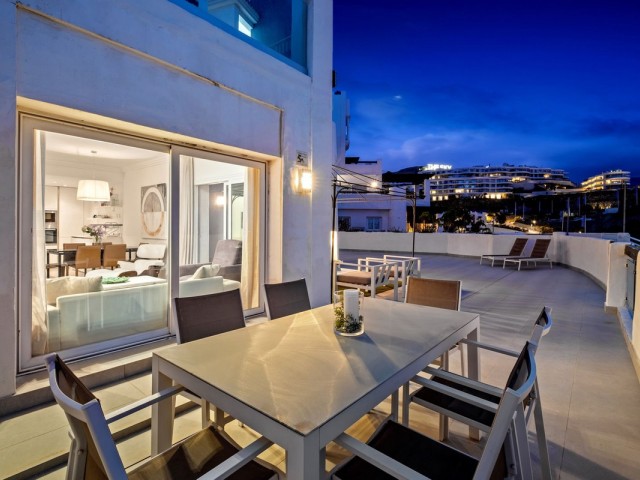 2 Bedrooms Apartment in Benahavís