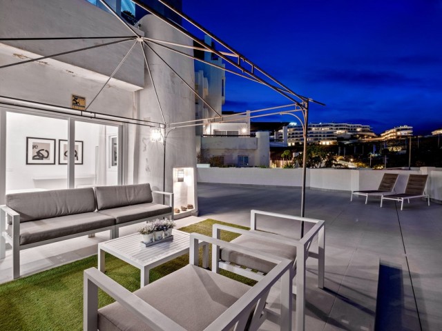 2 Bedrooms Apartment in Benahavís