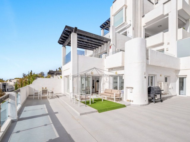 2 Bedrooms Apartment in Benahavís