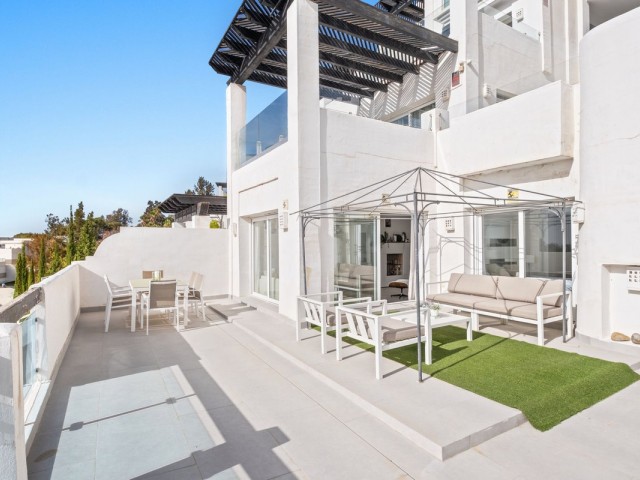 2 Bedrooms Apartment in Benahavís