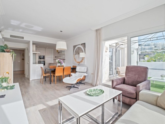 2 Bedrooms Apartment in Benahavís