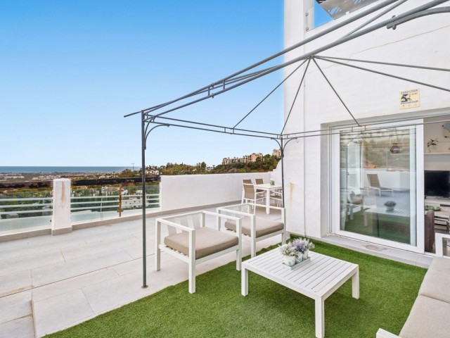 2 Bedrooms Apartment in Benahavís