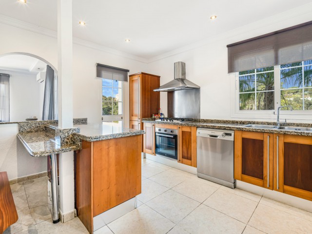 4 Bedrooms Villa in Elviria