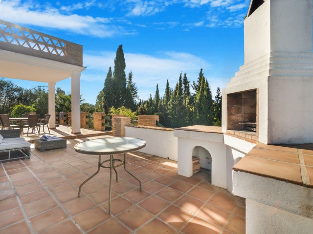 4 Bedrooms Villa in Elviria