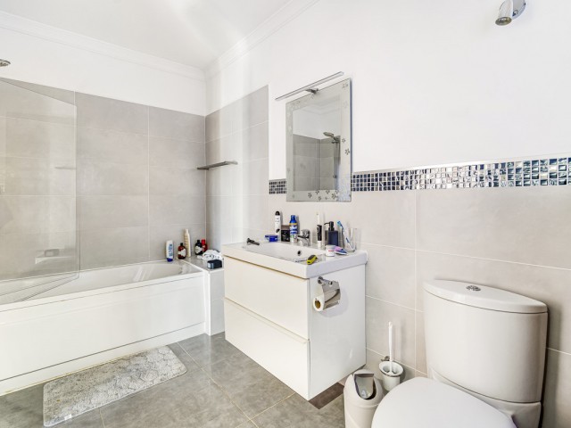 4 Bedrooms Villa in Elviria