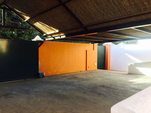 4 Slaapkamer Rijtjeshuis in Estepona