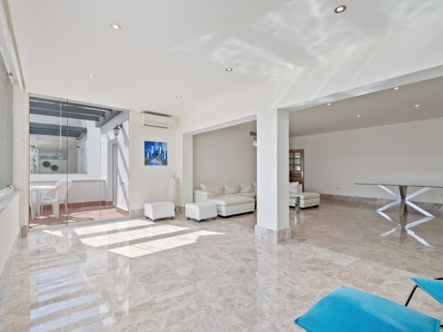 3 Bedrooms Townhouse in Marbella