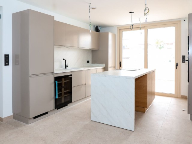 3 Bedrooms Apartment in Selwo