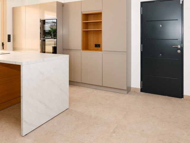 3 Bedrooms Apartment in Selwo
