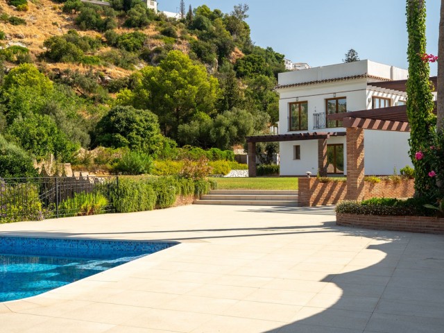 Villa avec 7 Chambres  à Mijas