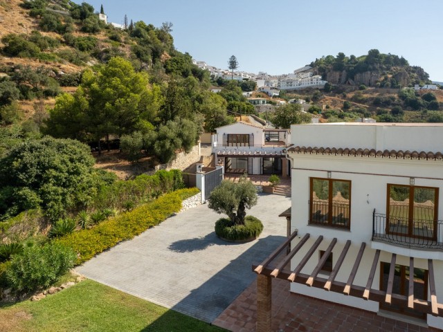 Villa avec 7 Chambres  à Mijas