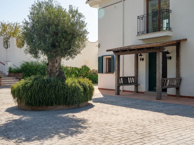 Villa avec 7 Chambres  à Mijas