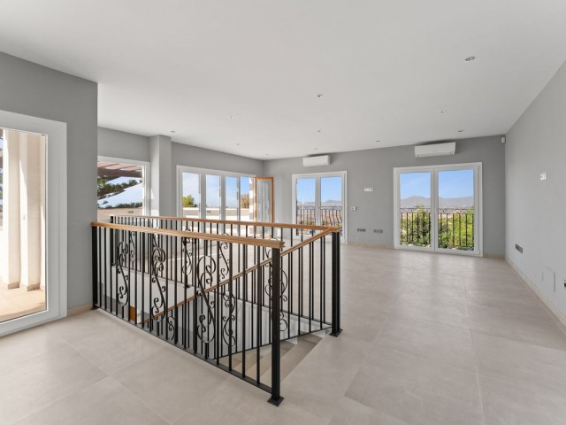Villa avec 7 Chambres  à Mijas