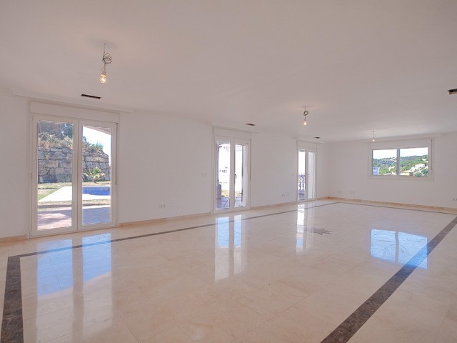 4 Soveroms Villa i Estepona