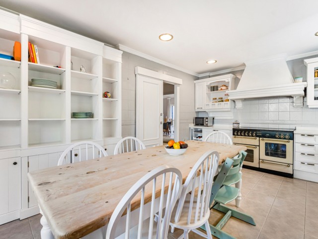 5 Bedrooms Villa in San Pedro de Alcántara