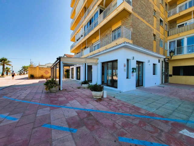 Comercial con 0 Dormitorios  en San Luis de Sabinillas