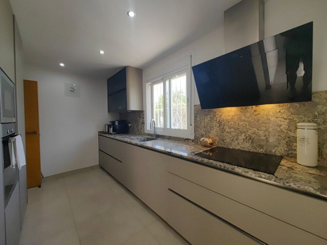 4 Sovrums Villa i Estepona