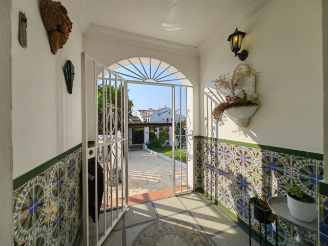 4 Sovrums Villa i Estepona