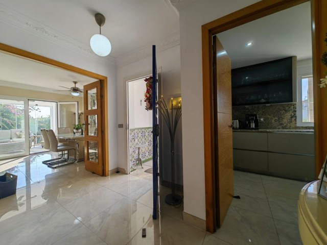 4 Sovrums Villa i Estepona