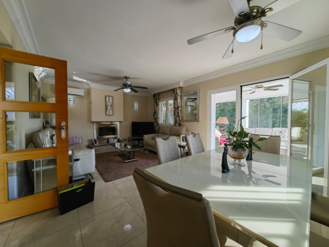 4 Sovrums Villa i Estepona