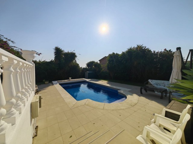 4 Sovrums Villa i Estepona