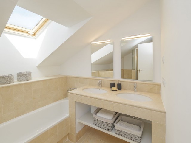 4 Bedrooms Villa in Benalmadena