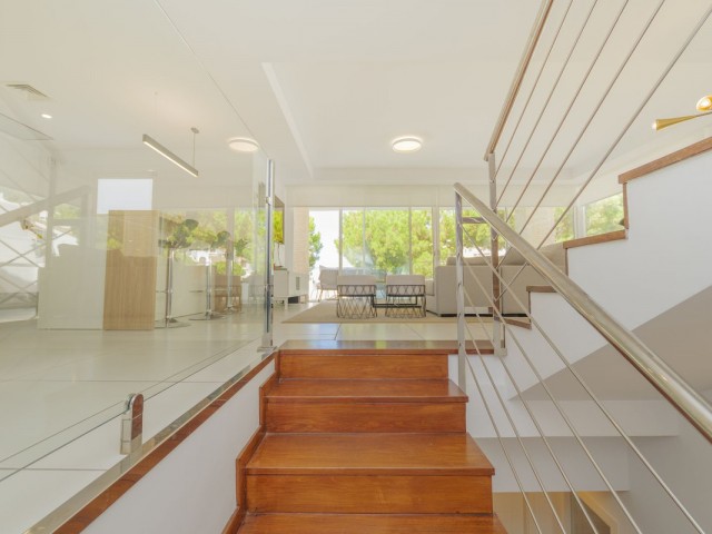 4 Bedrooms Villa in Benalmadena