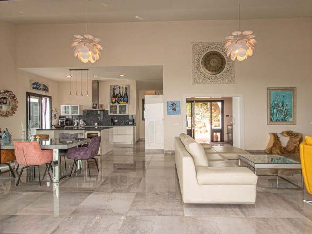 4 Bedrooms Villa in La Mairena