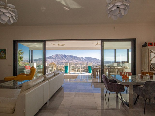 4 Bedrooms Villa in La Mairena