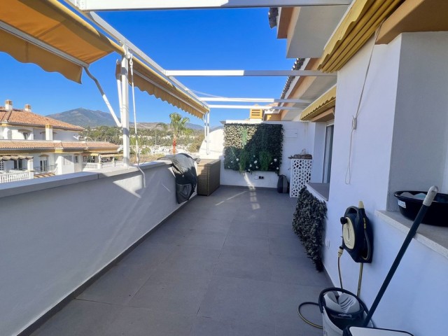 Takvåning i Nueva Andalucía