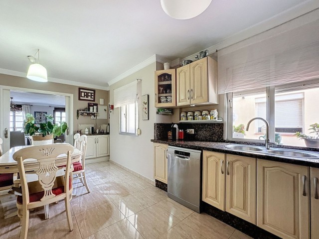 5 Soveroms Villa i Estepona